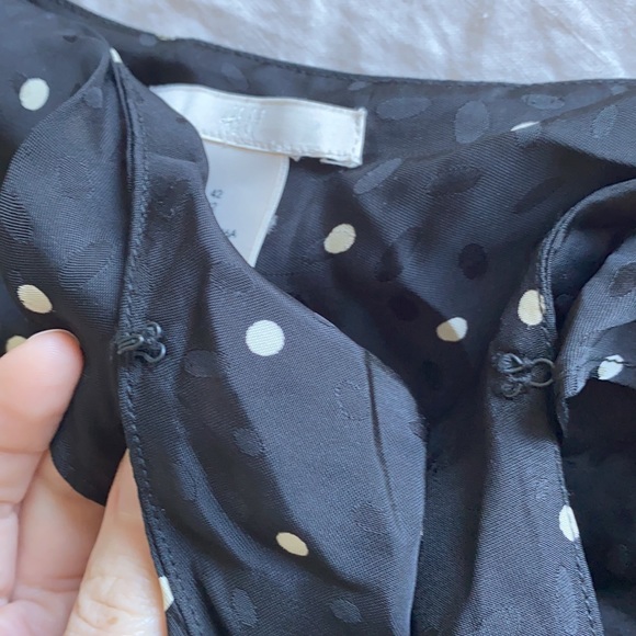 H&M Polka Dot Off The Shoulder Silky Ruffle Blouse/Top. Size US 12. Black/White. - Picture 11 of 11